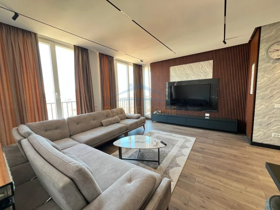 Tirane, jepet me qera apartament 1+1 Kati 4, 88 m² 800 € (Rruga Riza Cerova)