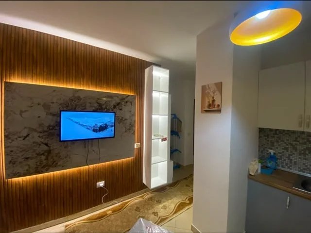 Tirane, jepet me qera apartament 1+1 Kati 4 (Astir, Prane Viles L) 40.000 leke /muaji (Pronari)