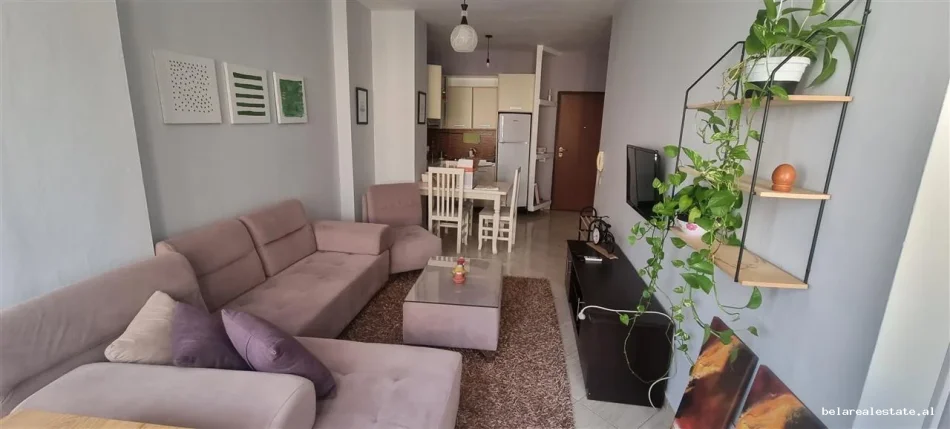 Tirane, jepet me qera apartament 1+1 Kati 5, 50 m² 590 € (rruga 4 Deshmoret)
