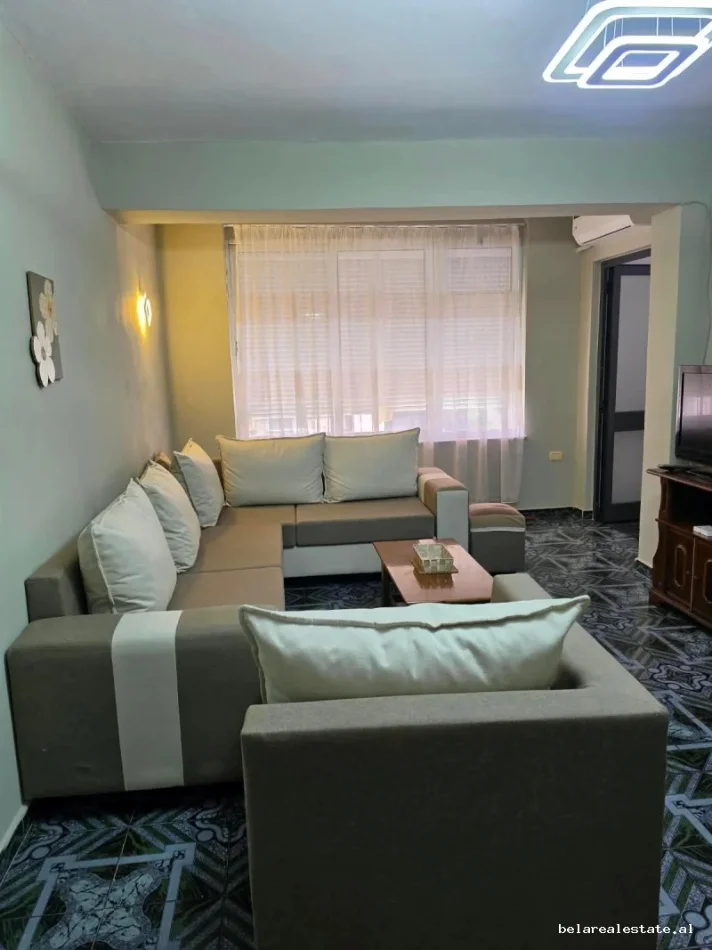 Tirane, jepet me qera apartament 1+1 Kati 5, 55 m² 600 € (Qender)