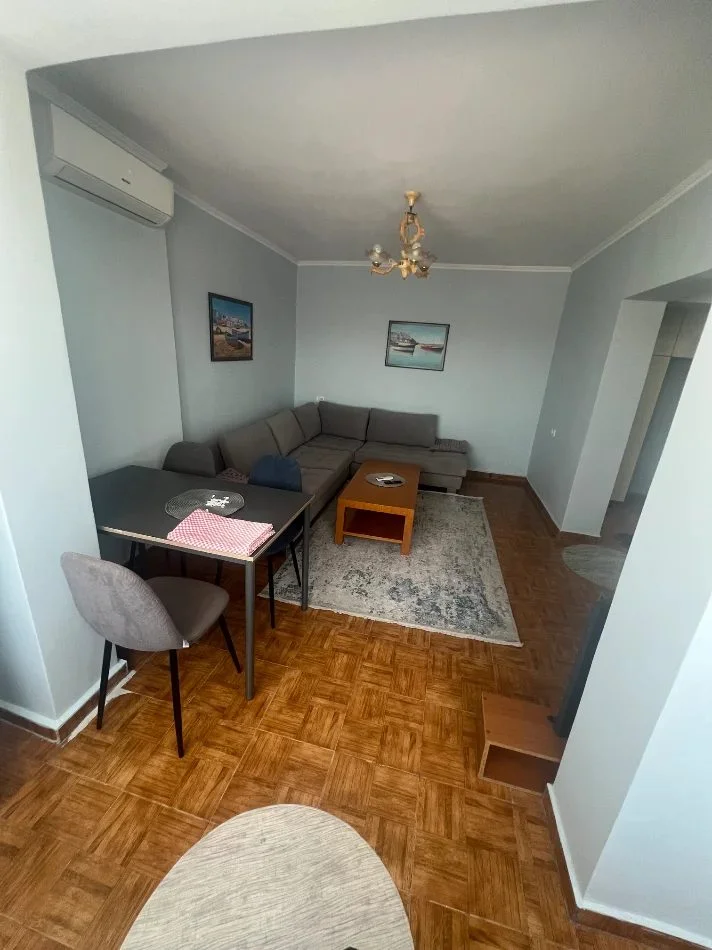 Tirane, jepet me qera apartament 1+1 Kati 5, 58 m² 400 € (Pran QSUT)