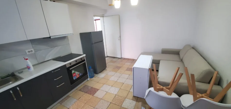 Tirane, jepet me qera apartament 1+1 Kati 5, 60 m² 37.000 Lek (Ministria e Jashtme ne Brryl)
