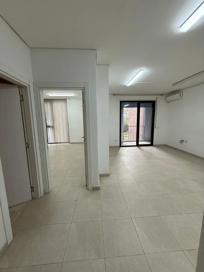 Tirane, jepet me qera apartament 1+1 Kati 5, 60 m² 400 € (Pallati me Shigjeta)