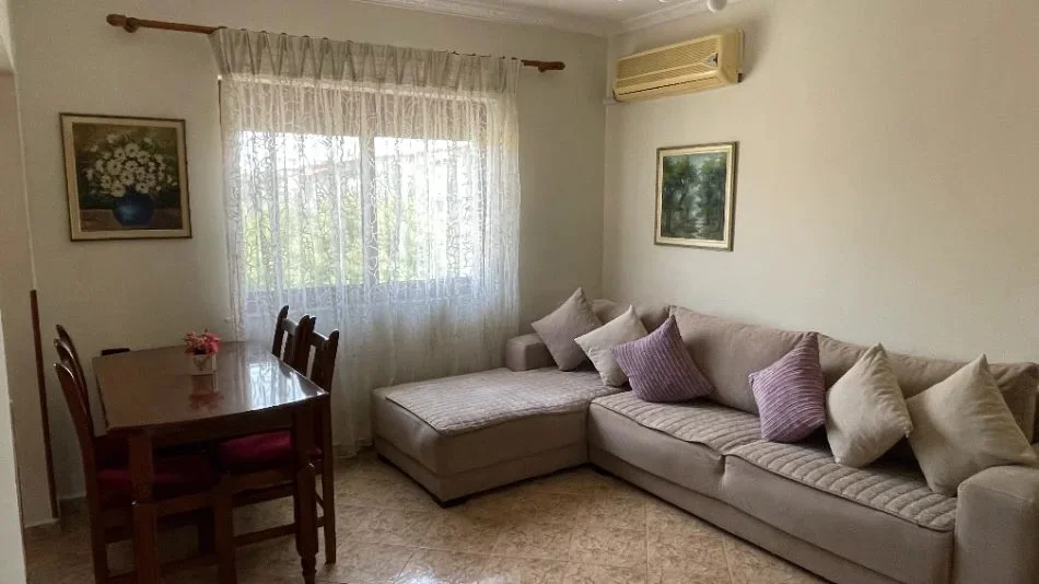 Tirane, jepet me qera apartament 1+1 Kati 5, 60 m² 450 € (Varri i Bamit)