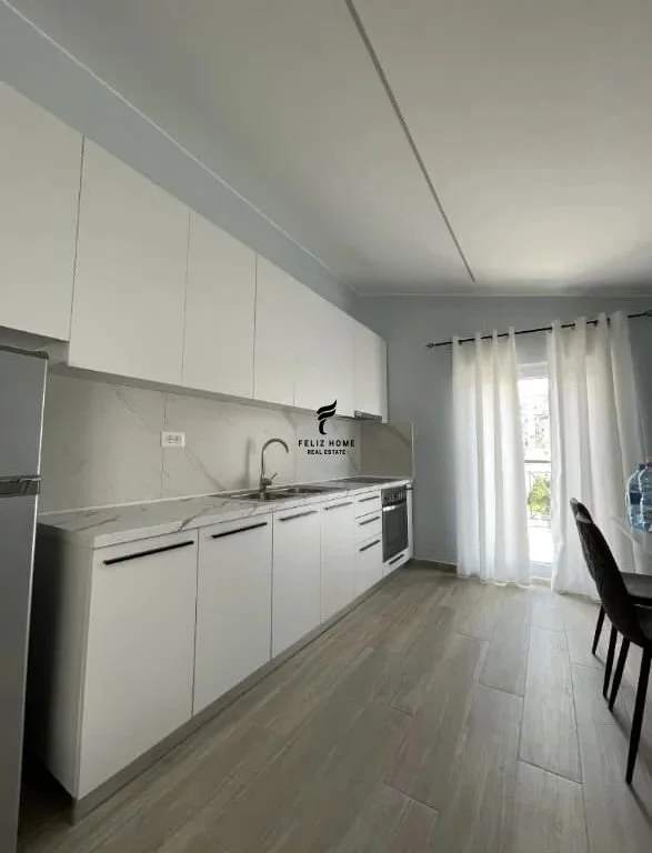 Tirane, jepet me qera apartament 1+1 Kati 5, 60 m² 500 € (RRUGA E KAVAJES)