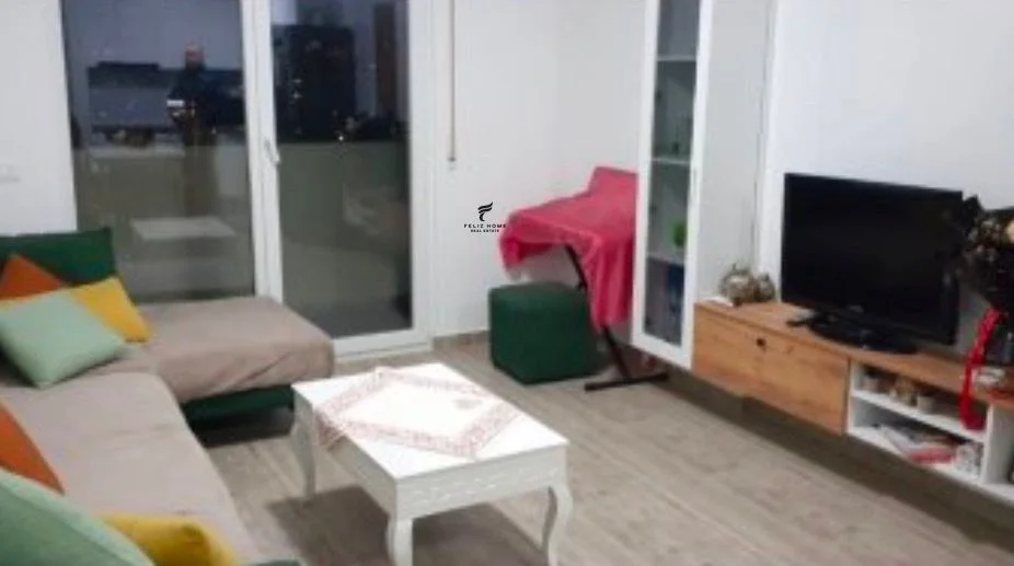 Tirane, jepet me qera apartament 1+1 Kati 5, 60 m² 600 € (YZBERISHT)