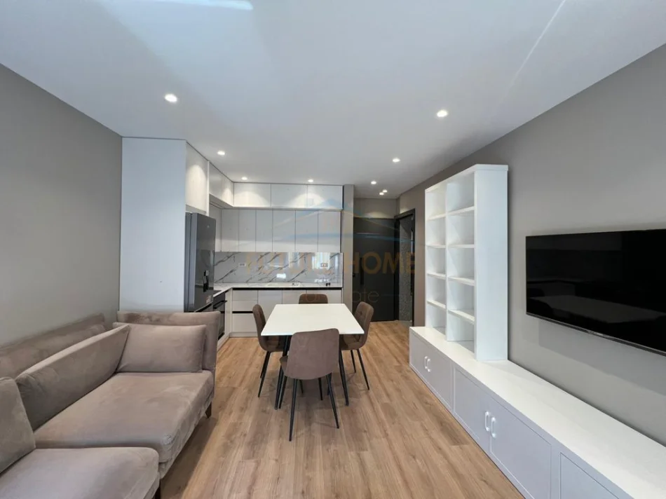 Tirane, jepet me qera apartament 1+1 Kati 5, 60 m² 700 € (Rruga Elbasanit)