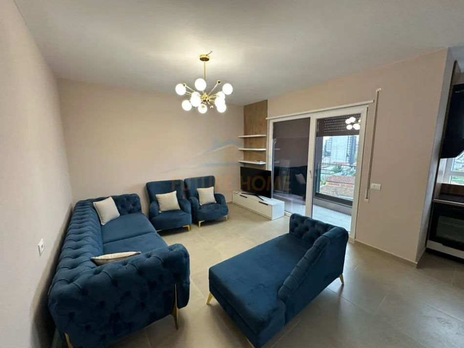 Tirane, jepet me qera apartament 1+1 Kati 5, 64 m² 600 € (Rruga Jordan Misja)
