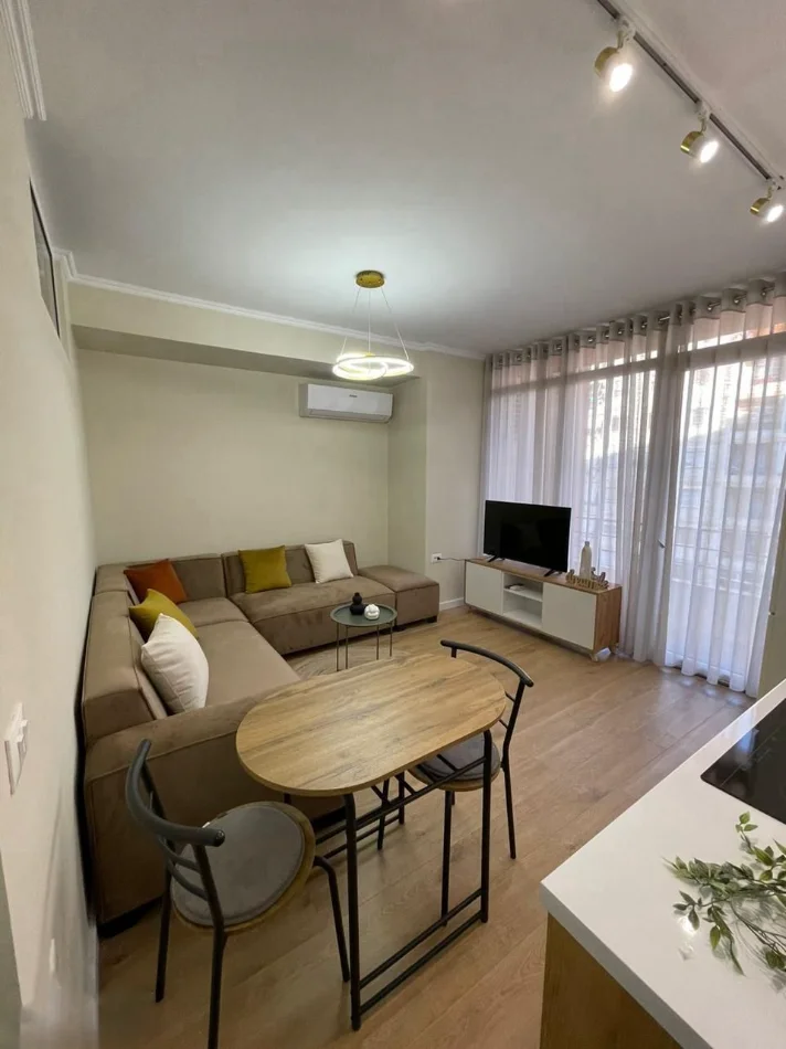 Tirane, jepet me qera apartament 1+1 Kati 5, 65 m² 500 € (ASTIR)