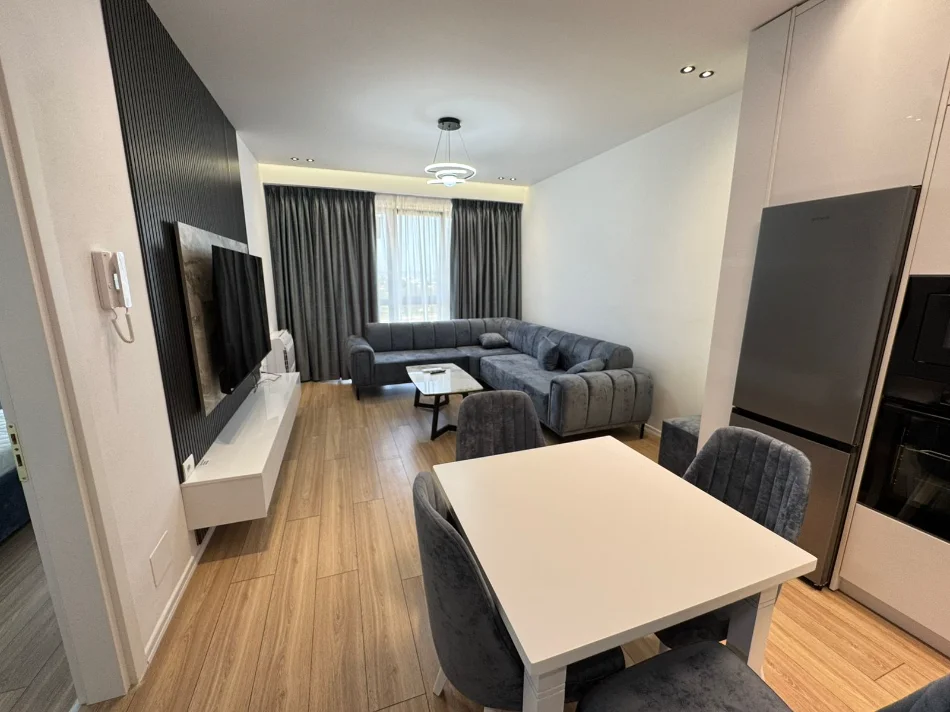 Tirane, jepet me qera apartament 1+1 Kati 5, 65 m² 550 € (Urban Gate)