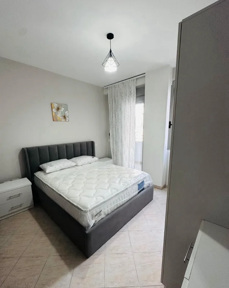 Tirane, jepet me qera apartament 1+1 Kati 5, 65 m² 580 € (RRUGA E KAVAJES)