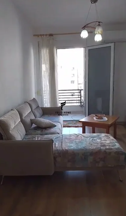 Tirane, jepet me qera apartament 1+1 Kati 5, 65 m² 600 € (ISH PARKU)