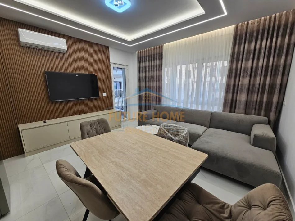 Tirane, jepet me qera apartament 1+1 Kati 5, 66 m² 900 € (Zogu Zi)