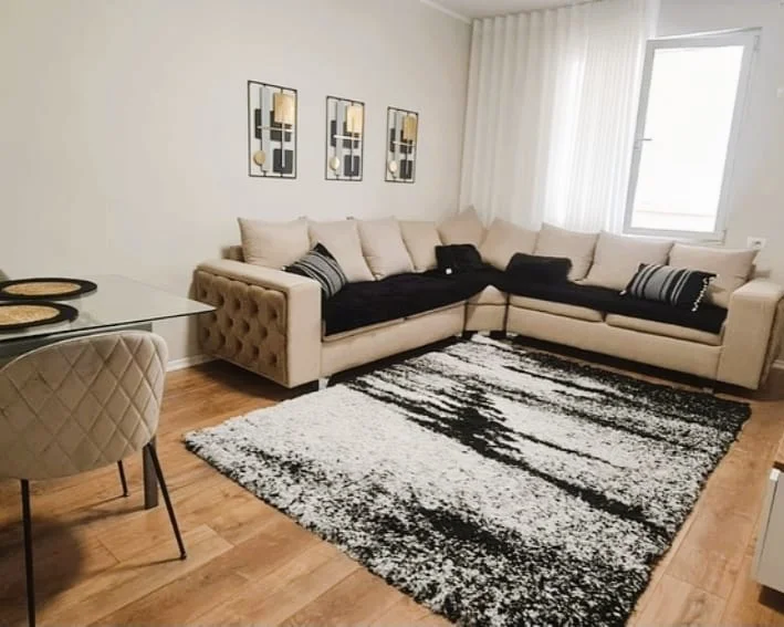 Tirane, jepet me qera apartament 1+1 Kati 5, 67 m² 550 € (Rruga Naim Frasheri)