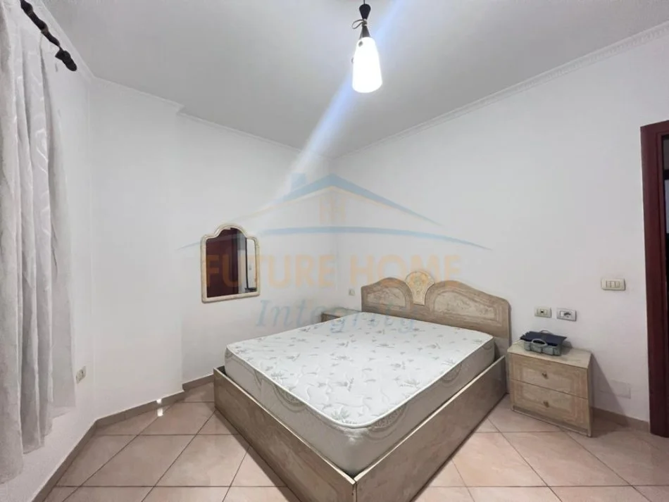 Tirane, jepet me qera apartament 1+1 Kati 5, 68 m² 519 € (Porcelan)