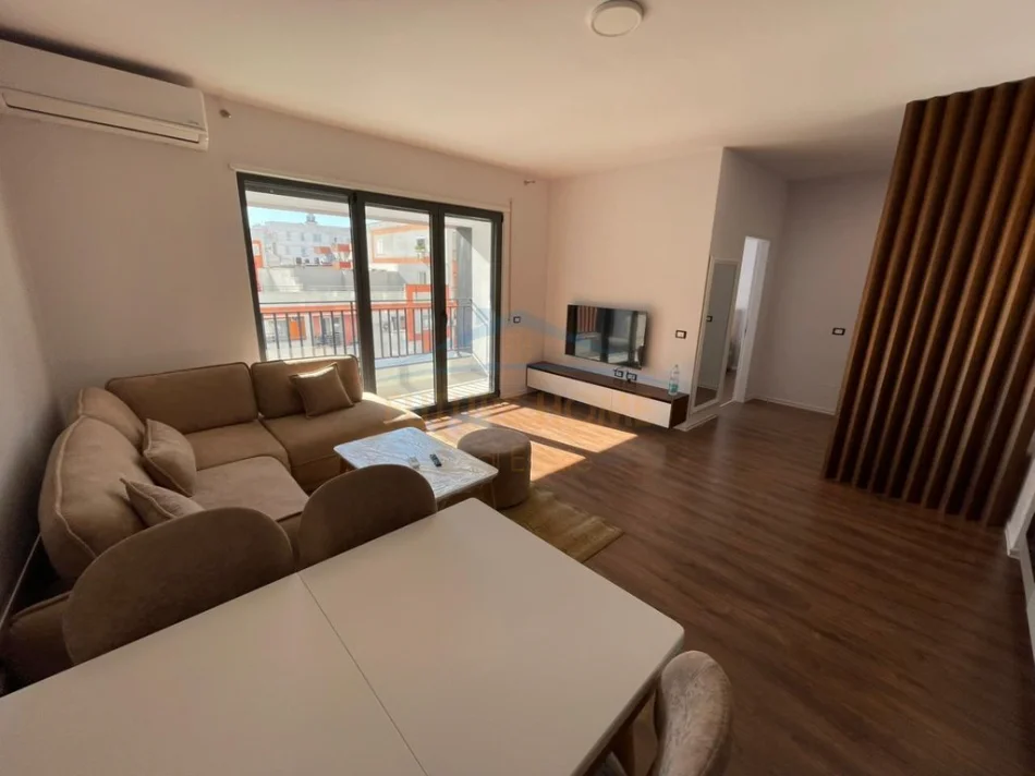 Tirane, jepet me qera apartament 1+1 Kati 5, 68 m² 700 € (Jordan Misja)