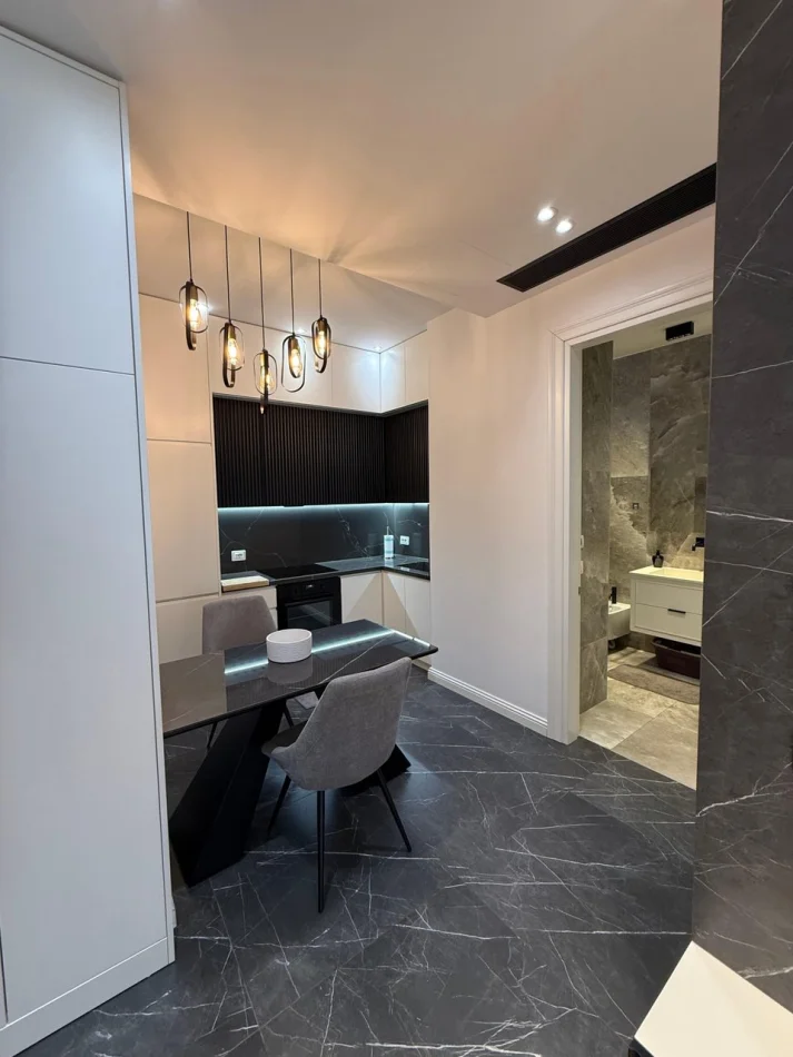 Tirane, jepet me qera apartament 1+1 Kati 5, 70 m² 1.200 € (Kompleksi Delijorgji)