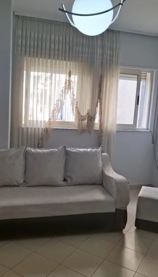 Tirane, jepet me qera apartament 1+1 Kati 5, 70 m² 500 € (Don Bosko)