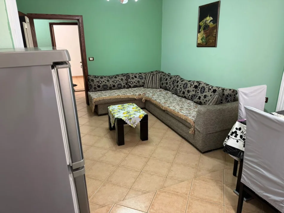 Tirane, jepet me qera apartament 1+1 Kati 5, 70 m² 500 € (Rruga Bardhyl)