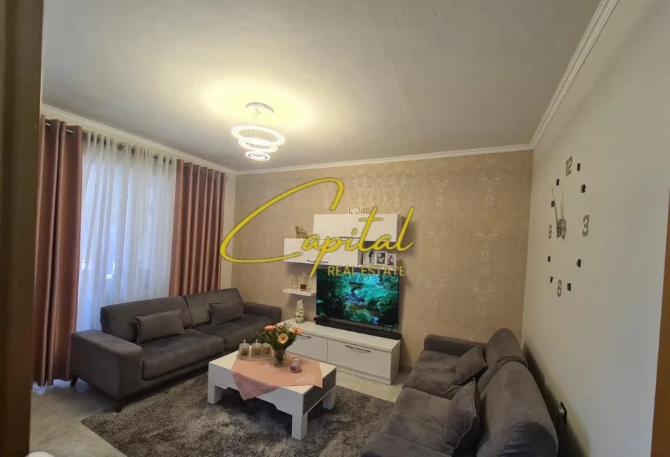 Tirane, jepet me qera apartament 1+1 Kati 5, 70 m² 550 € (RRUGA KONGRESI I MANASTIRIT)