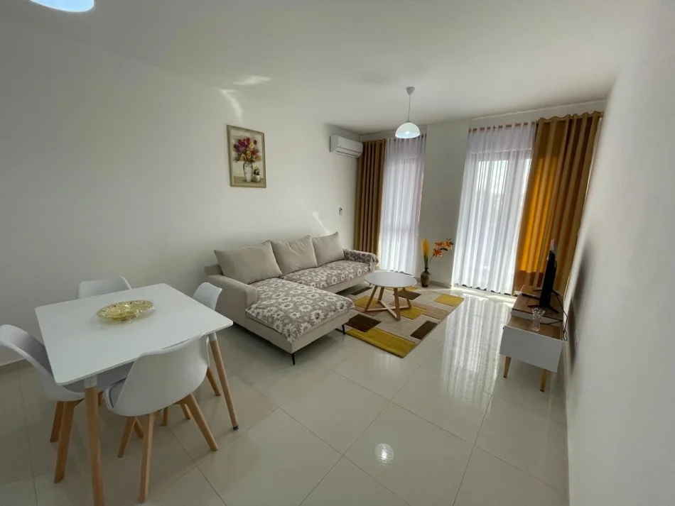 Tirane, jepet me qera apartament 1+1 Kati 5, 70 m² 550 € (Rruga e Dibrës)