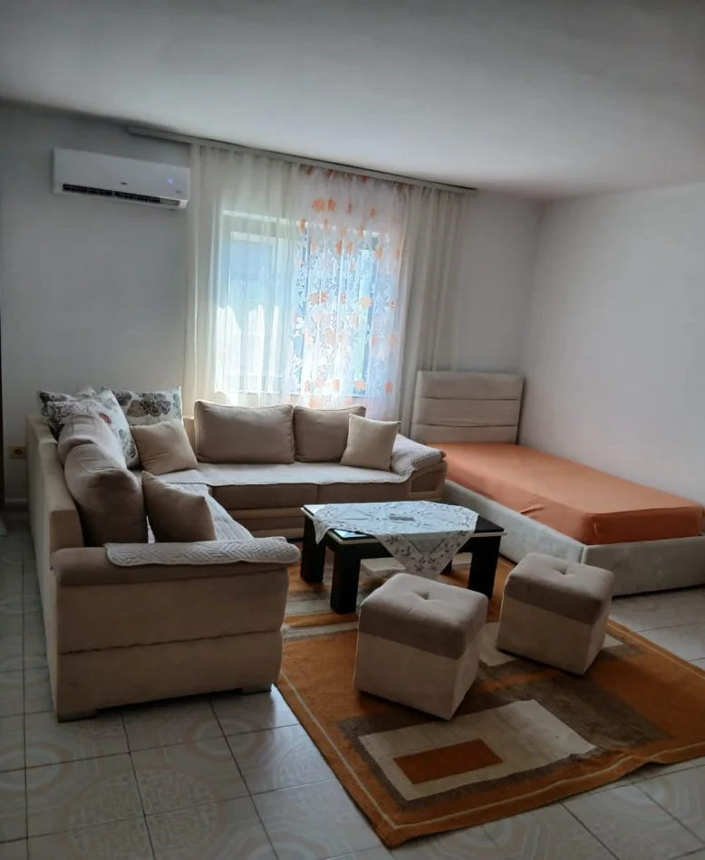 Tirane, jepet me qera apartament 1+1 Kati 5, 70 m² 600 € (Vasil Shanto)