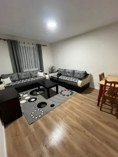 Tirane, jepet me qera apartament 1+1 Kati 5, 72 m² 450 € (LAPRAKE)