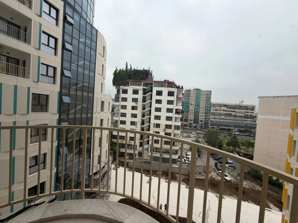 Tirane, jepet me qera apartament 1+1 Kati 5, 73 m² 600 € (Zogu I Zi)