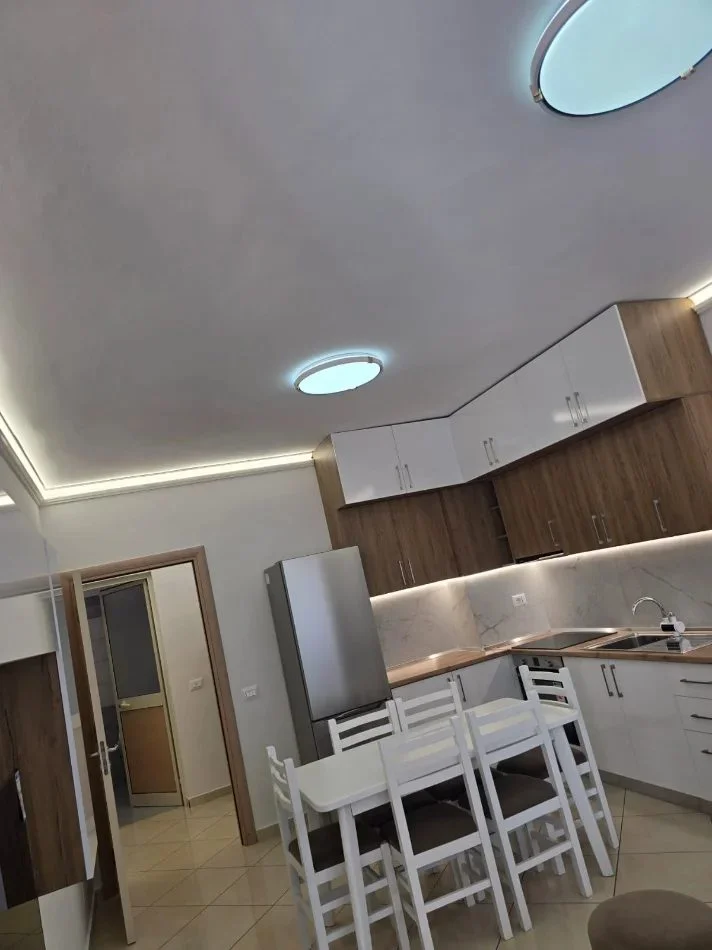 Tirane, jepet me qera apartament 1+1 Kati 5, 74 m² 500 € (Astir)