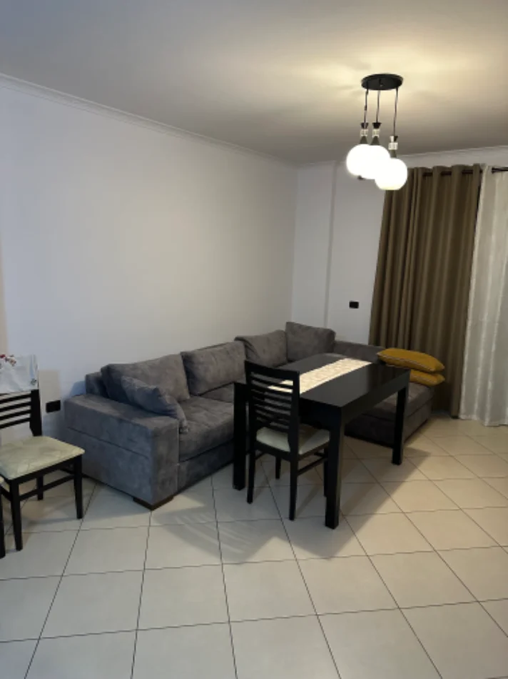 Tirane, jepet me qera apartament 1+1 Kati 5, 75 m² 45.000 Lek (Bar Ciao ne Misto Mame)