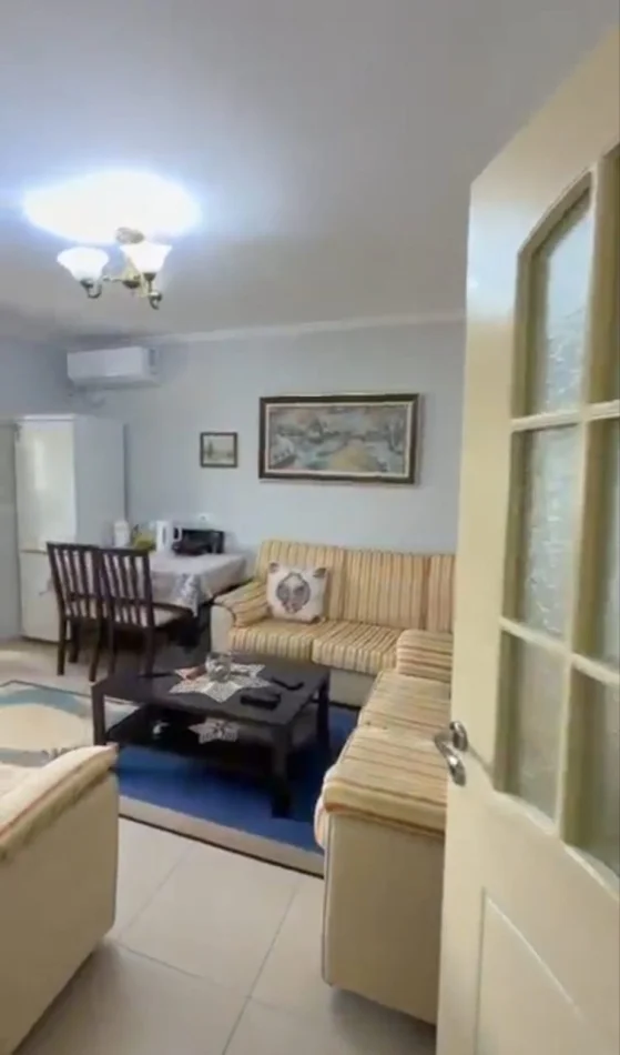 Tirane, jepet me qera apartament 1+1 Kati 5, 75 m² 450 € (Brryli)