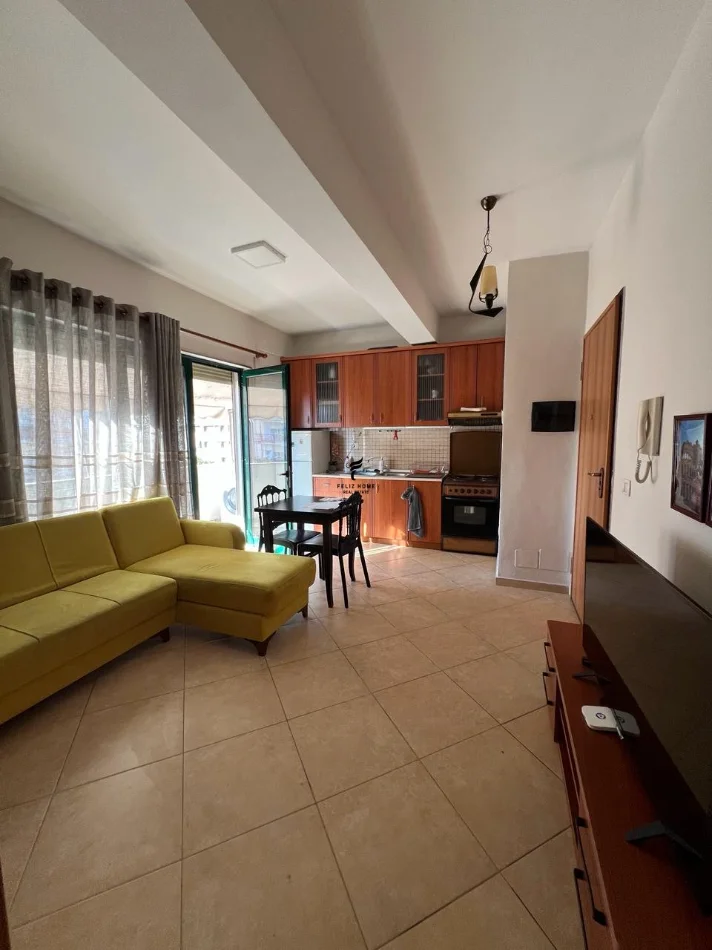 Tirane, jepet me qera apartament 1+1 Kati 5, 75 m² 500 € (DON BOSKO)
