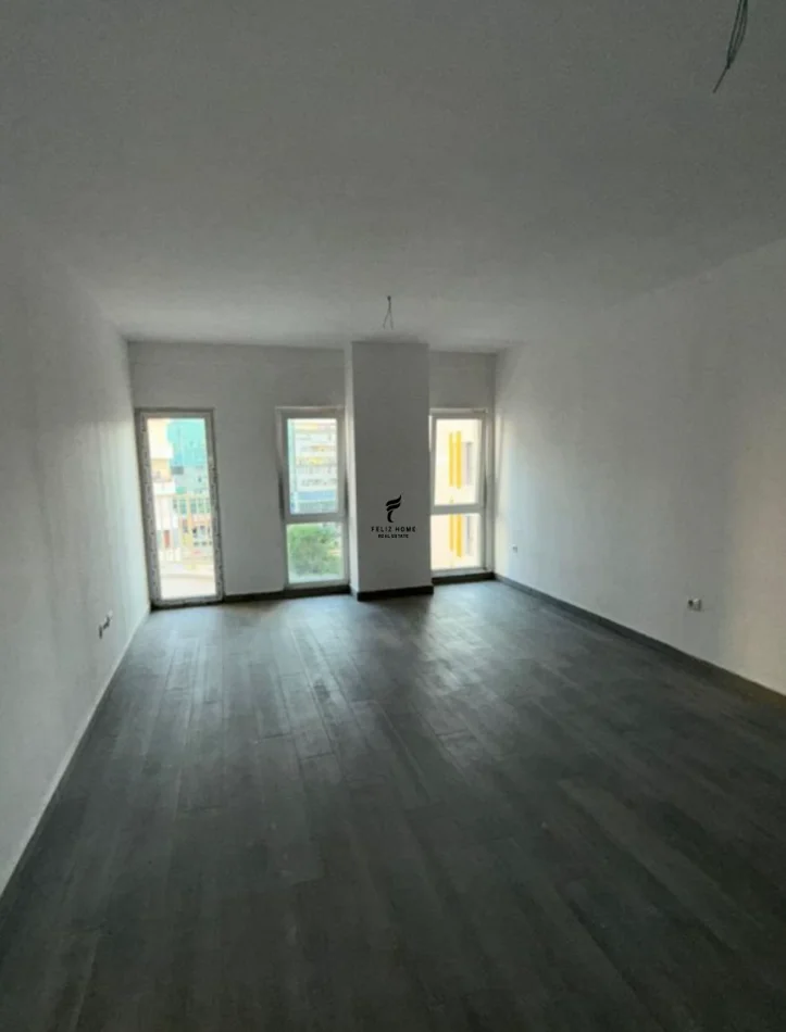 Tirane, jepet me qera apartament 1+1 Kati 5, 75 m² 550 € (ZOGU I ZI)