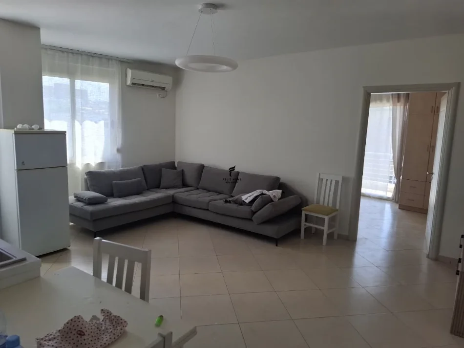 Tirane, jepet me qera apartament 1+1 Kati 5, 79 m² 500 € (TREGU ELEKTRIK)