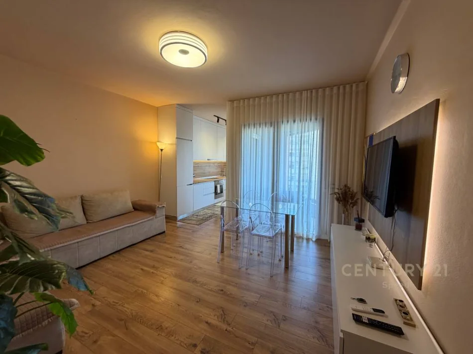 Tirane, jepet me qera apartament 1+1 Kati 5, 79 m² 750 €