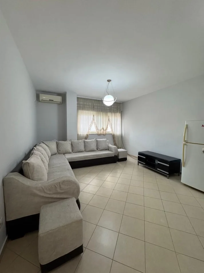 Tirane, jepet me qera apartament 1+1 Kati 5, 80 m² 500 € (Don Bosko)