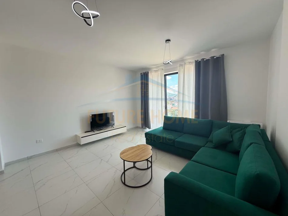 Tirane, jepet me qera apartament 1+1 Kati 5, 80 m² 550 € (ISH DOGANA)