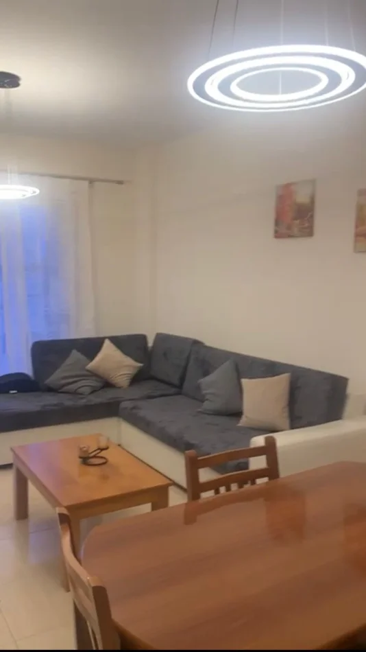 Tirane, jepet me qera apartament 1+1 Kati 5, 80 m² 650 € (RRUGA E ELBASANIT)