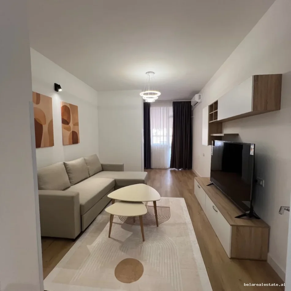 Tirane, jepet me qera apartament 1+1 Kati 5, 85 m² 690 € (Rruga e Kavajes)