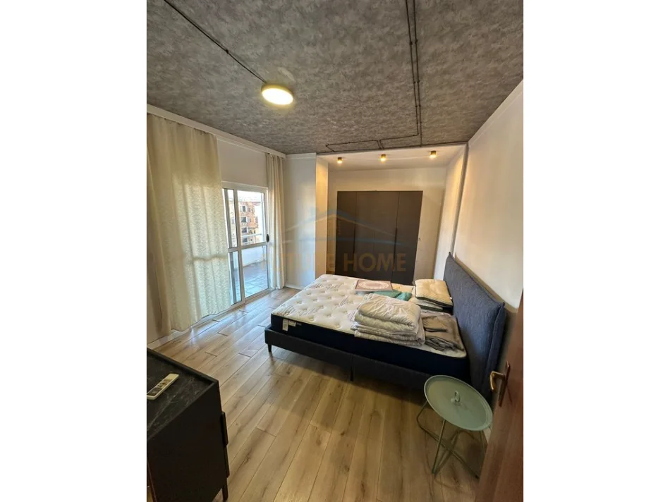 Tirane, jepet me qera apartament 1+1 Kati 5, 88 m² 650 € (RRUGA E BARIKADAVE)
