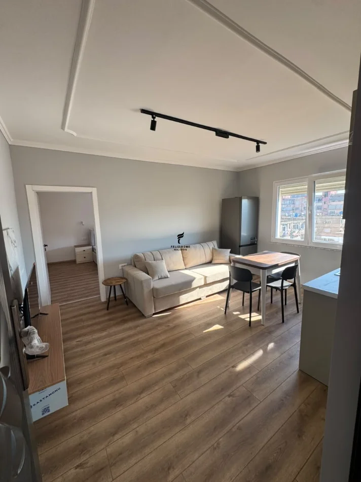 Tirane, jepet me qera apartament 1+1 Kati 6, 50 m² 550 € (VASIL SHANTO)