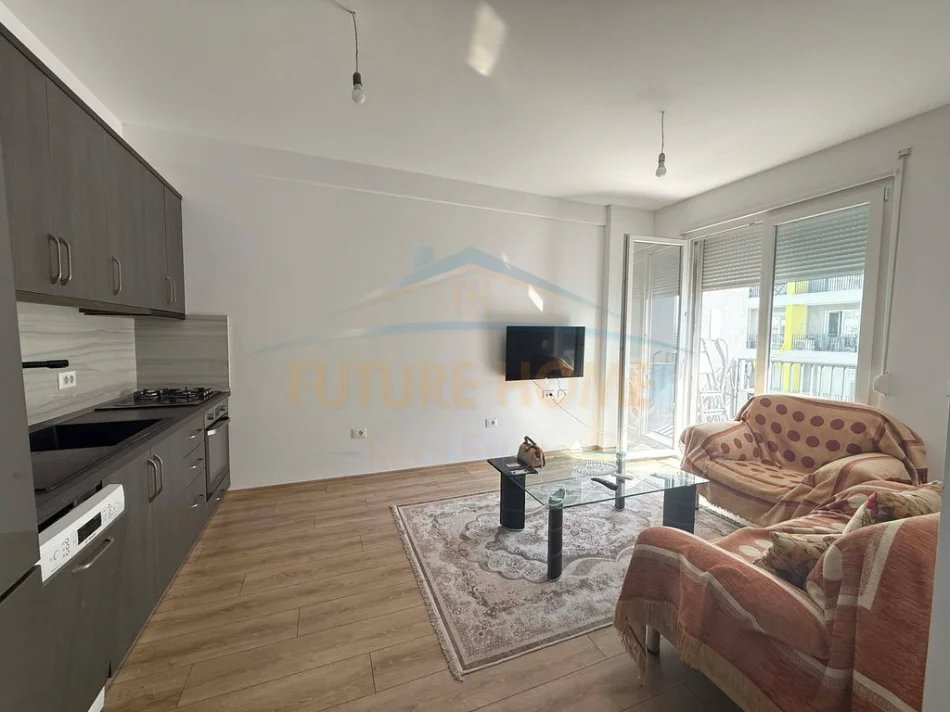 Tirane, jepet me qera apartament 1+1 Kati 6, 52 m² 420 € (Univers City)