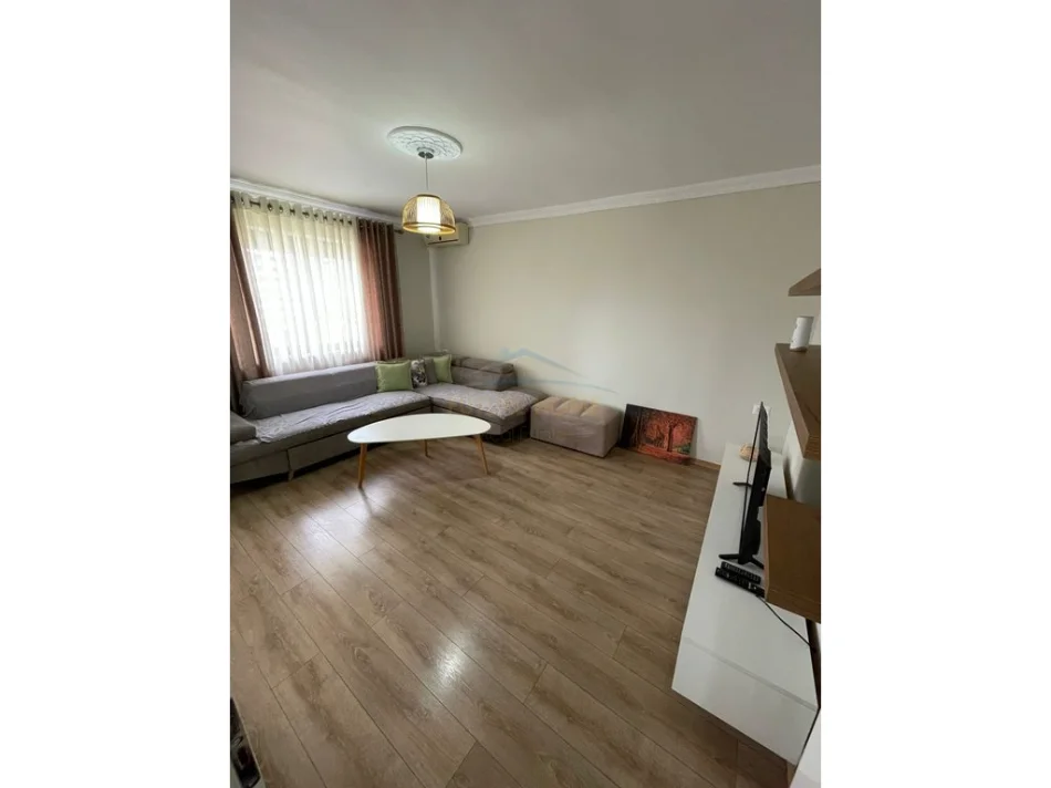 Tirane, jepet me qera apartament 1+1 Kati 6, 53 m² 400 € (LAPRAKE , Perball Paralel Living)