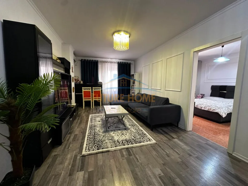 Tirane, jepet me qera apartament 1+1 Kati 6, 54 m² 700 €