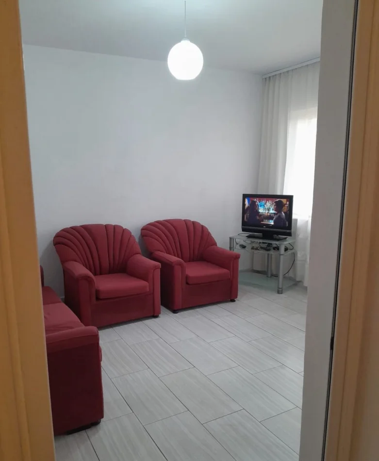 Tirane, jepet me qera apartament 1+1 Kati 6, 60 m² 380 € (Rruga Bardhyl)