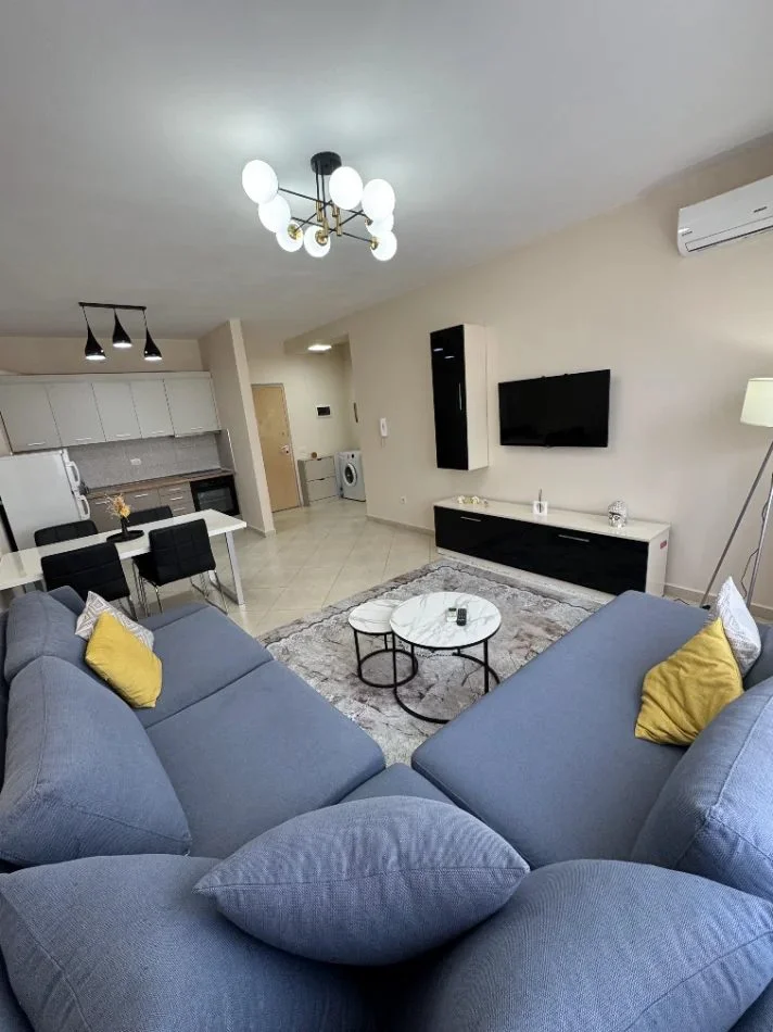 Tirane, jepet me qera apartament 1+1 Kati 6, 60 m² 450 € (Yzberisht)