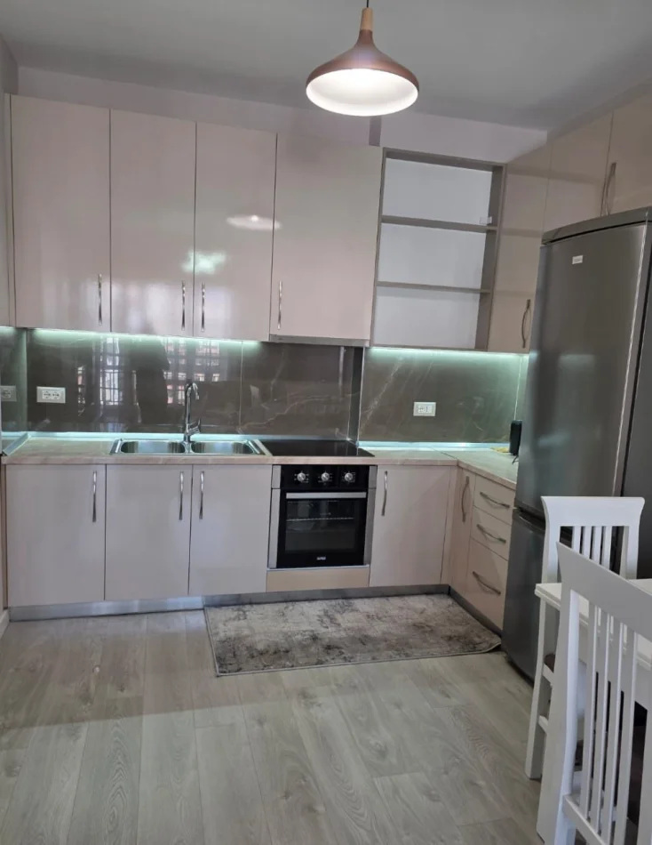 Tirane, jepet me qera apartament 1+1 Kati 6, 60 m² 480 € (Astir)