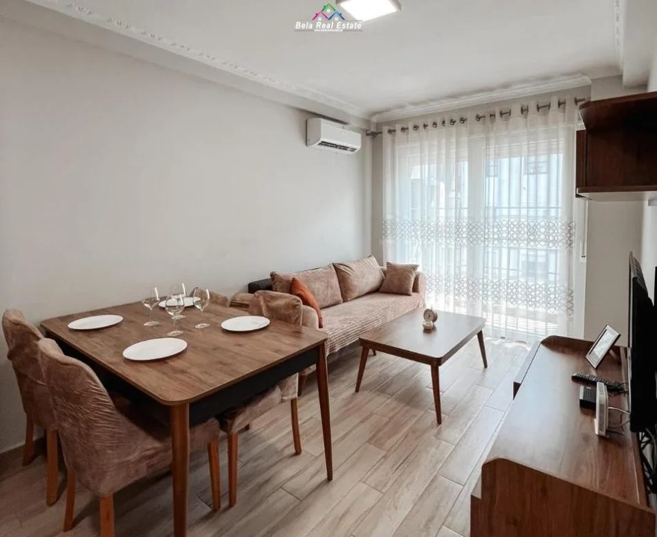 Tirane, jepet me qera apartament 1+1 Kati 6, 60 m² 570 € (Rruga 5 Maj)
