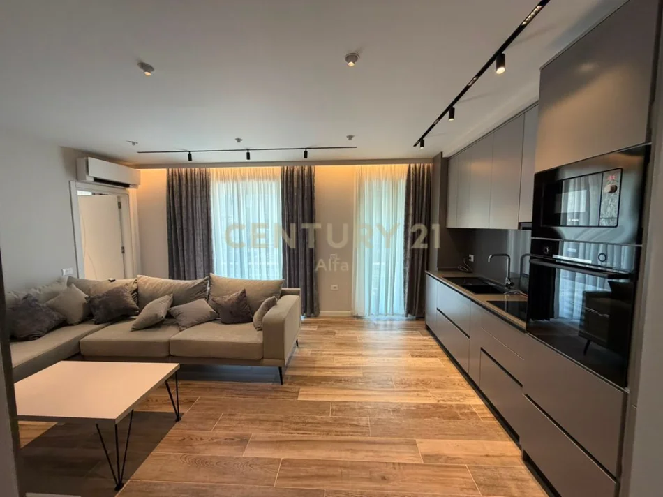 Tirane, jepet me qera apartament 1+1 Kati 6, 60 m² 900 €