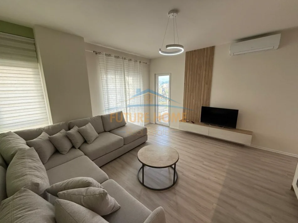 Tirane, jepet me qera apartament 1+1 Kati 6, 63 m² 650 € (Zogu i Zi)